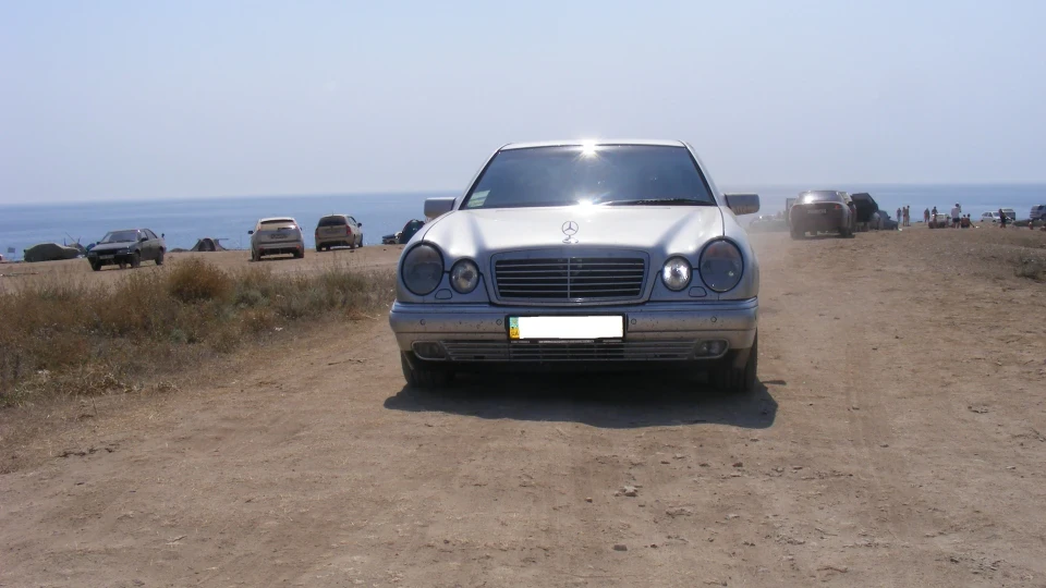 Mercedes-Benz E-Class Avangard