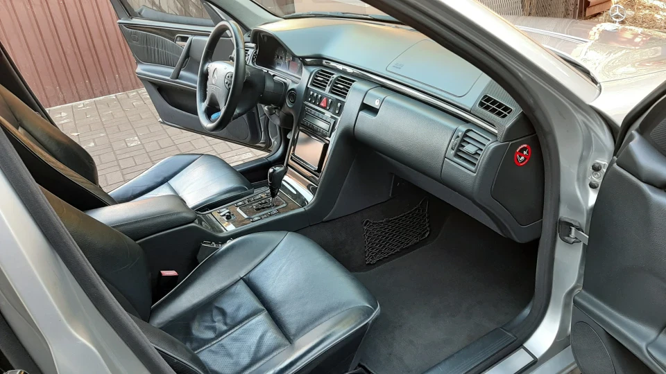 Mercedes-Benz E-Class Avantgarde 3.2cdi 3