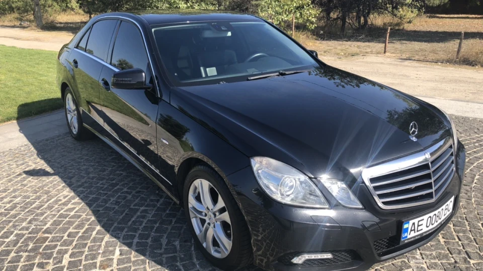 Mercedes-Benz E-Class Avantgarde Black