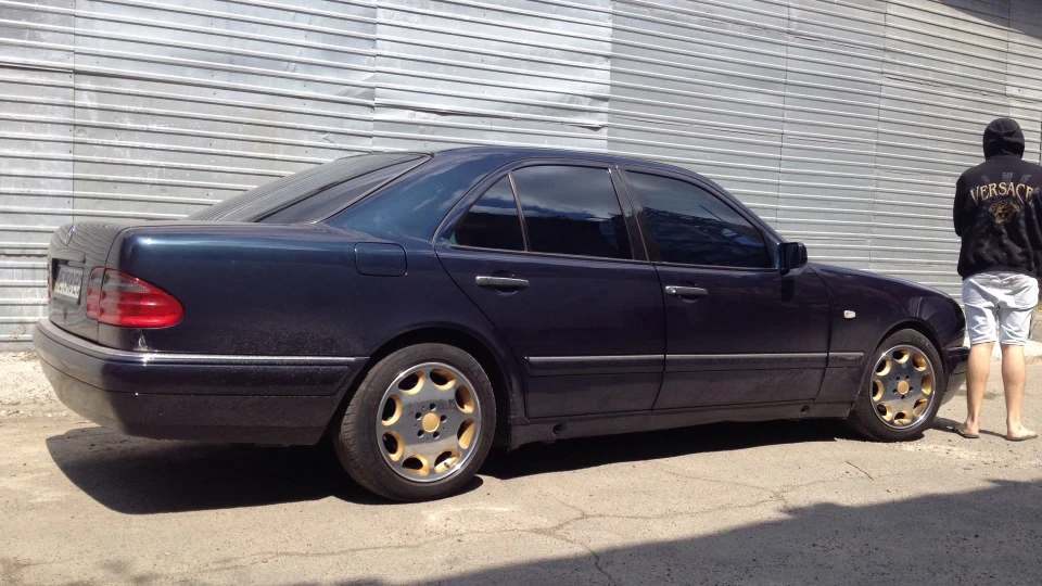 Mercedes-Benz E-Class Avantgarde