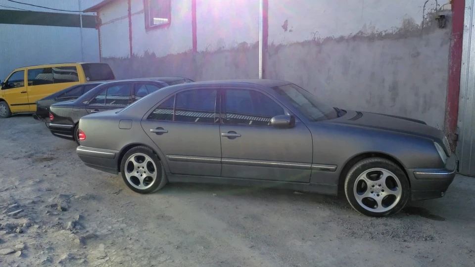 Mercedes-Benz E-Class avantgarde 2