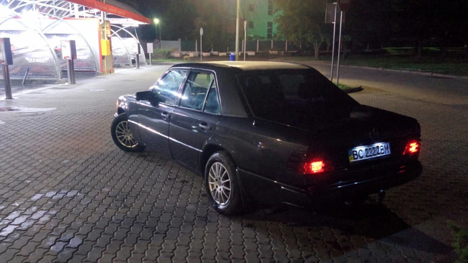 Mercedes-Benz E-Class #bandit "89 4