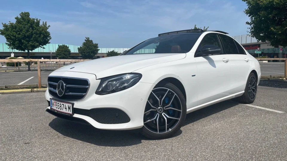 Mercedes-Benz E-Class White Fury (ESHKA) 2