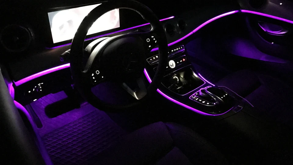 Mercedes-Benz E-Class Білий елегант 2
