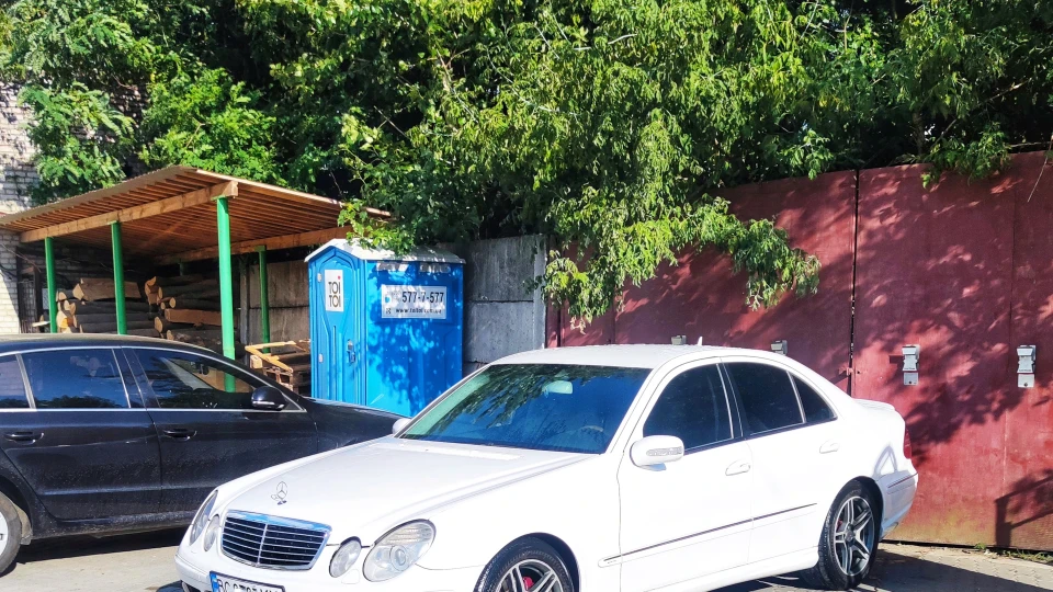 Mercedes-Benz E-Class Білий перламутр 2.2 CDI 3
