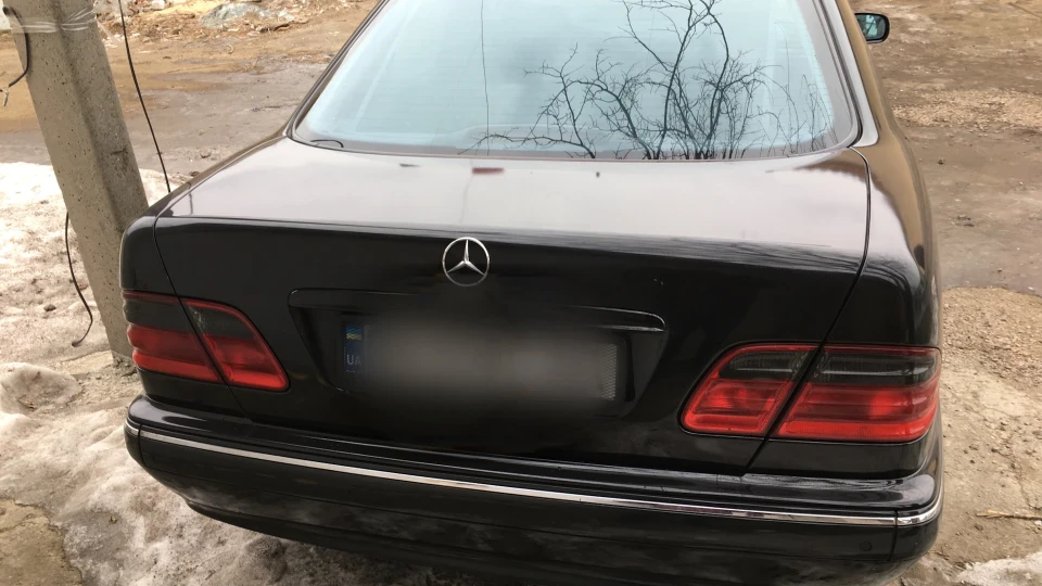 Mercedes-Benz E-Class Black King 4