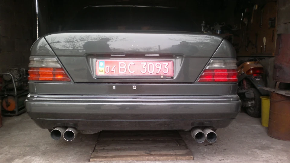 Mercedes-Benz E-Class Black Wolf V8 2
