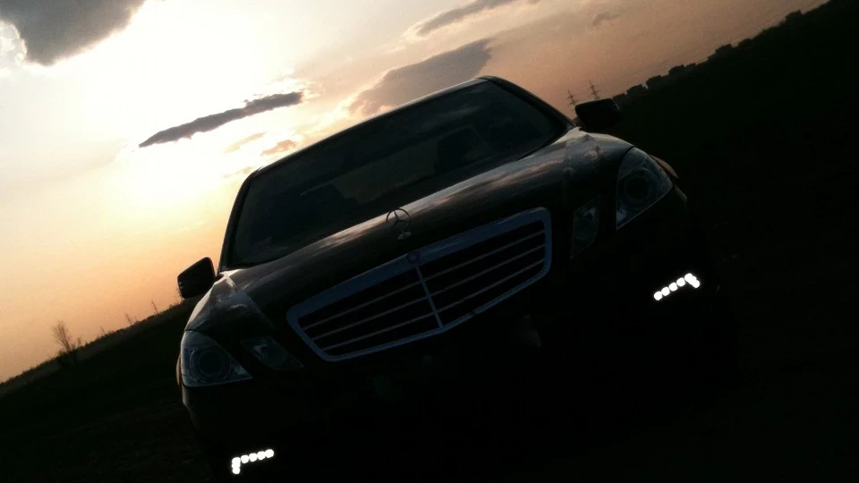 Mercedes-Benz E-Class Black 3