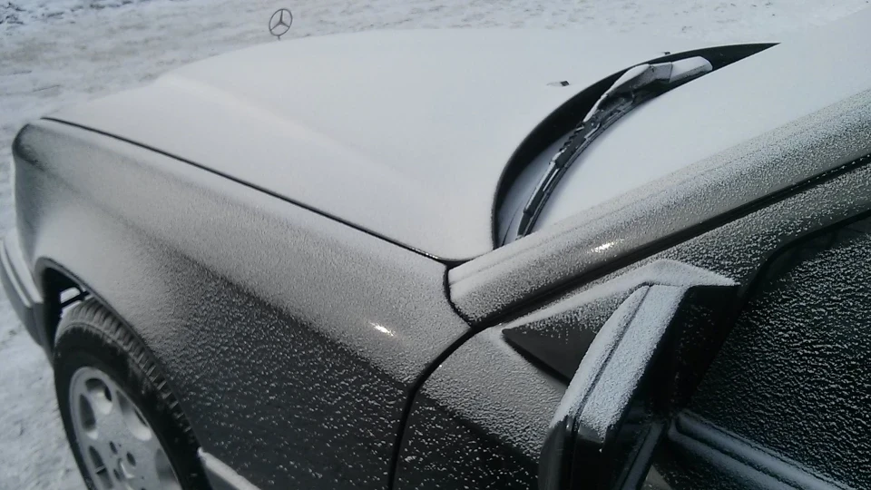 Mercedes-Benz E-Class Blauschwarz metallic 4