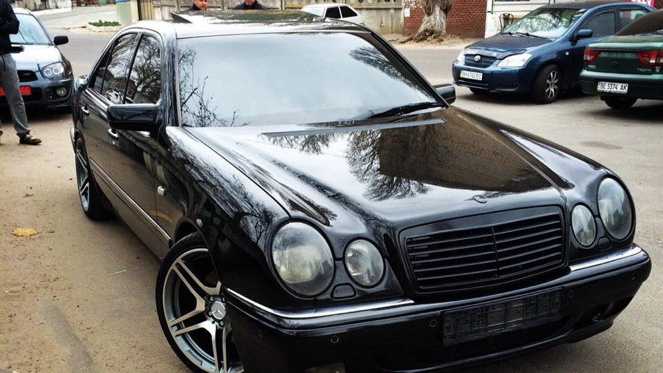Mercedes-Benz E-Class Борзий 3