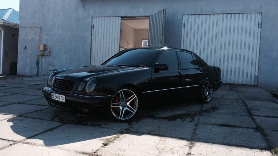 Mercedes-Benz E-Class Борзий 4