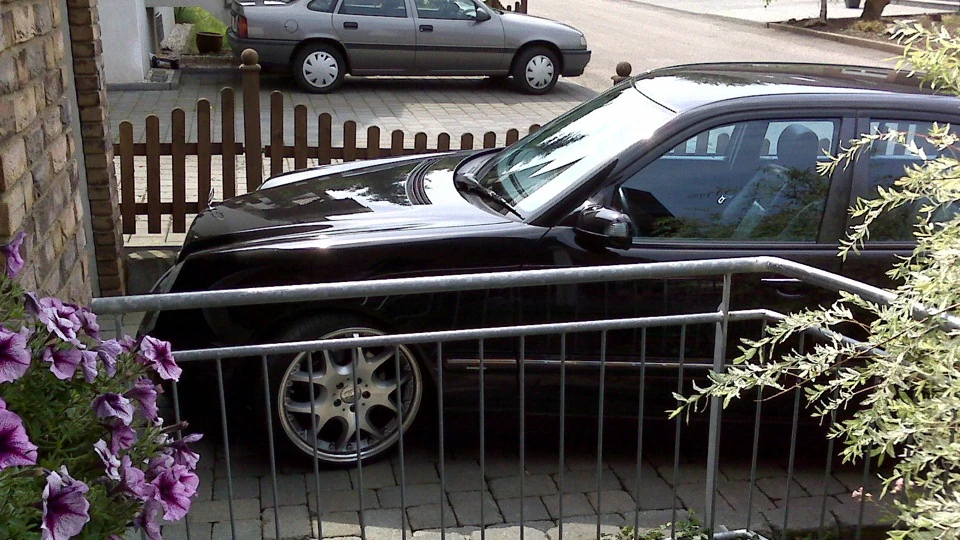 Mercedes-Benz E-Class BRABUS D6 2