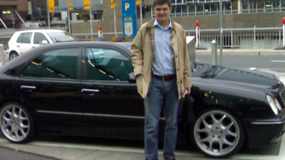Mercedes-Benz E-Class BRABUS D6 3