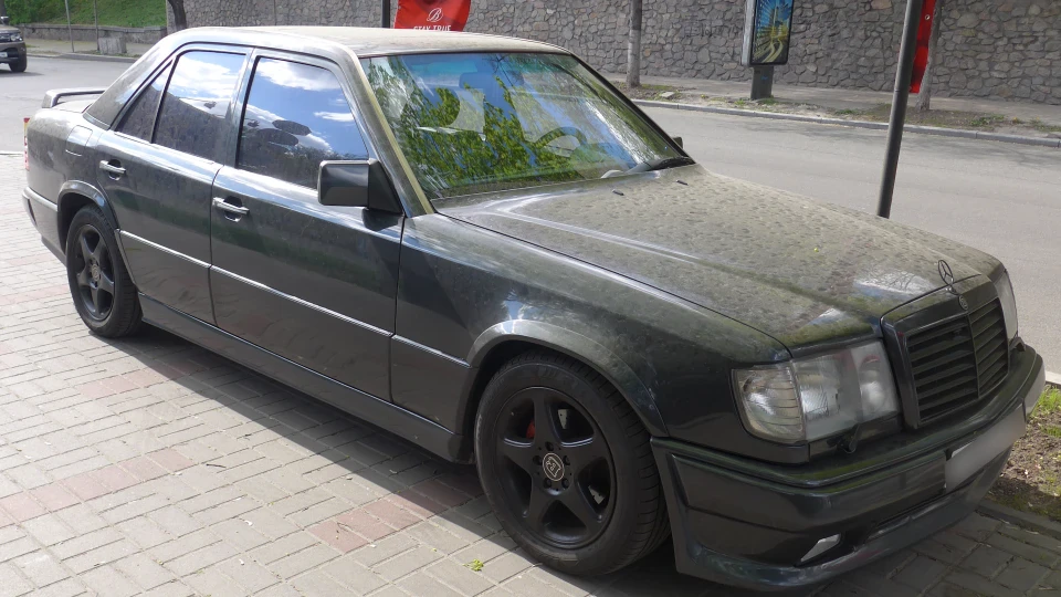 Mercedes-Benz E-Class Brabus 4