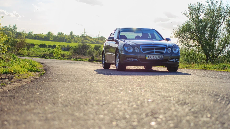 Mercedes-Benz E-Class Bürger 2