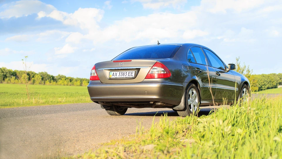 Mercedes-Benz E-Class Bürger 3