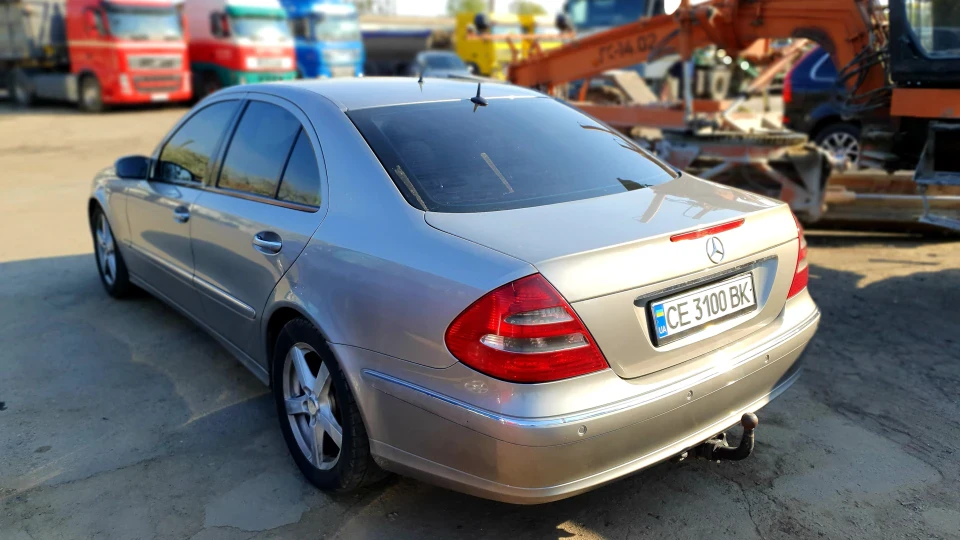 Mercedes-Benz E-Class BUZZ 2