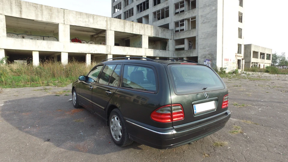 Mercedes-Benz E-Class Колишній сарайчик 2