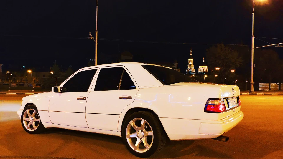 Mercedes-Benz E-Class Царь) 2