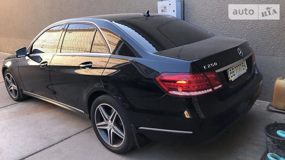 Mercedes-Benz E-Class Чорна Bestia