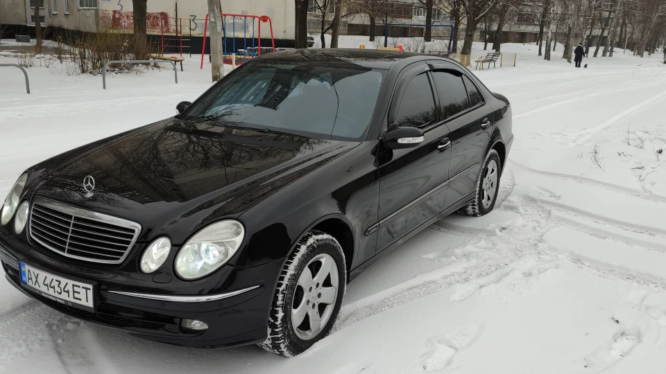 Mercedes-Benz E-Class Чорний Бандит 4