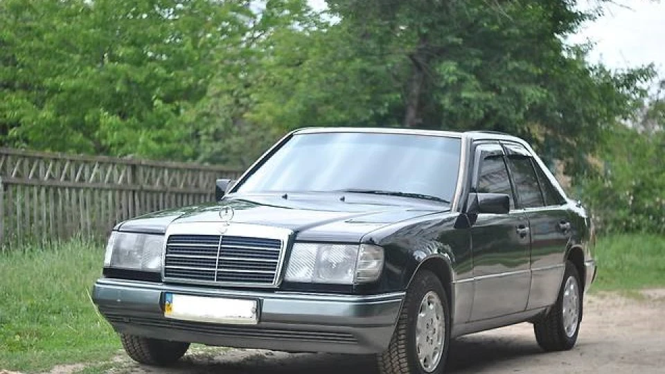 Mercedes-Benz E-Class Чорний Принц 3