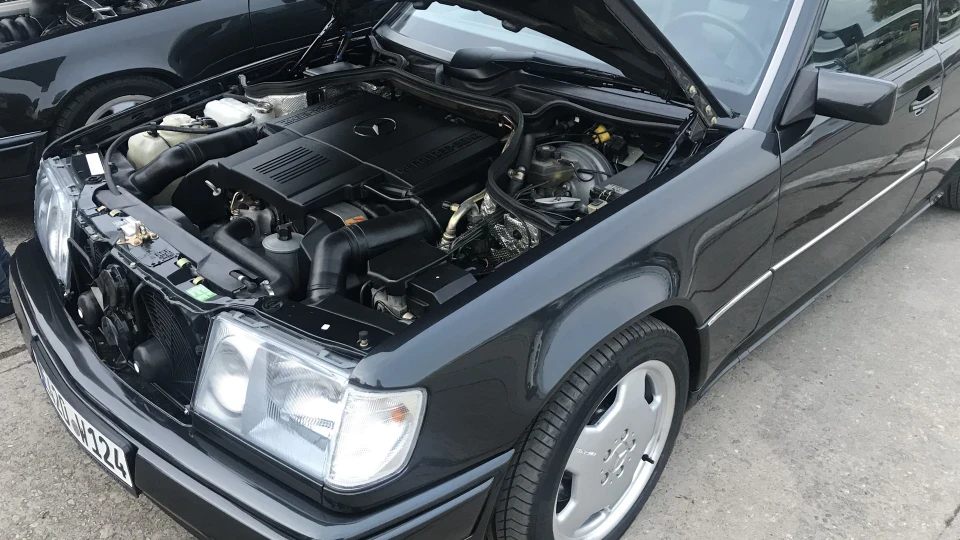 Mercedes-Benz E-Class Черниш 2