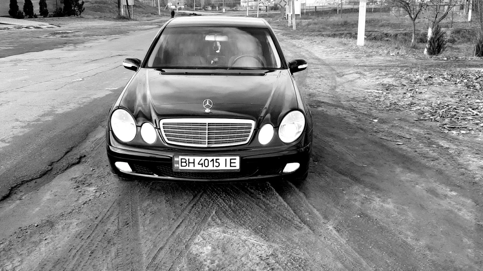 Mercedes-Benz E-Class Чорний мурзик 2.6 3