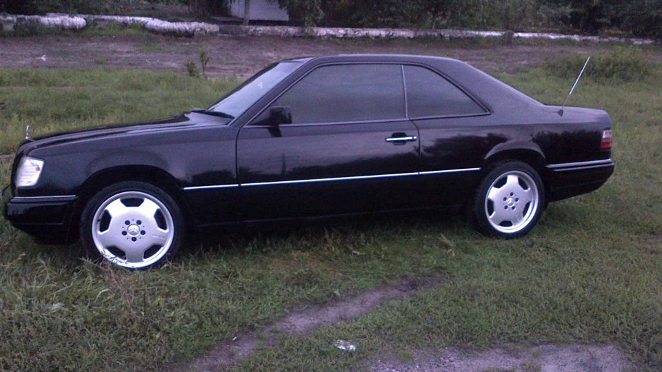 Mercedes-Benz E-Class coupe 124 3