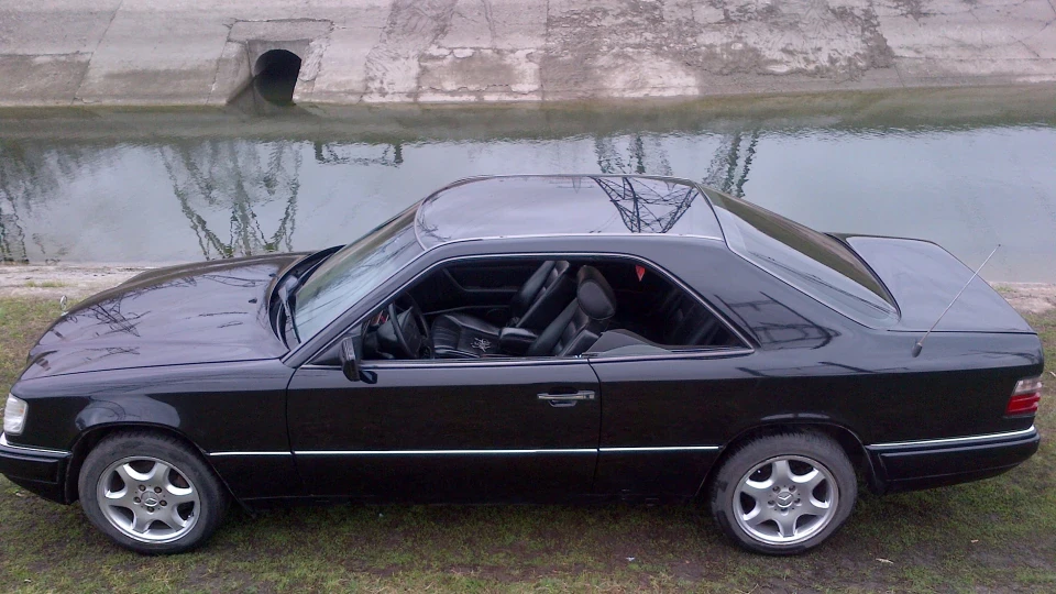 Mercedes-Benz E-Class coupe 124 4