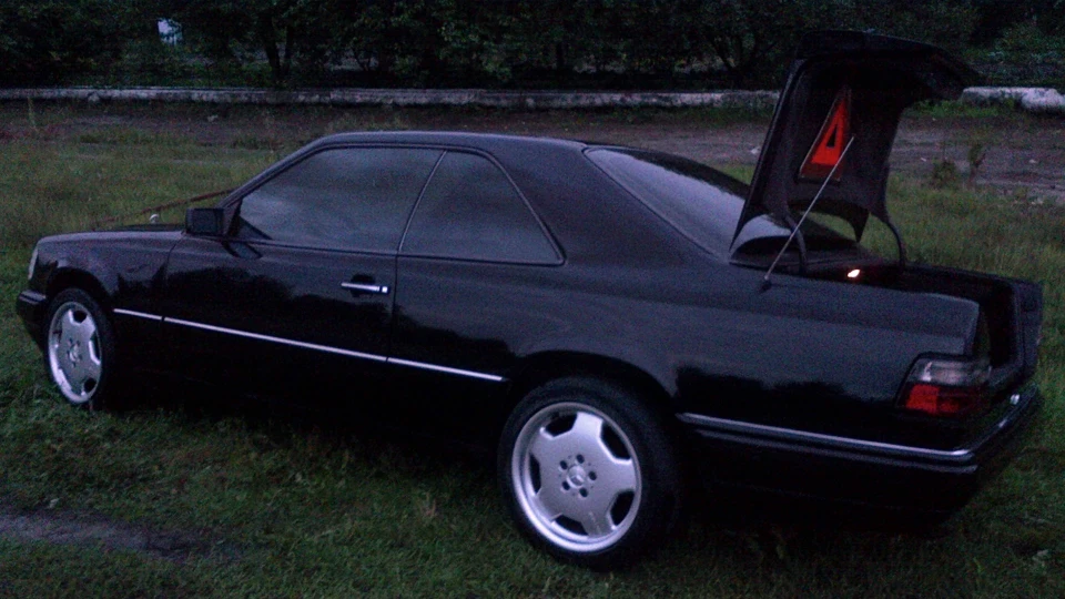 Mercedes-Benz E-Class coupe 124 5