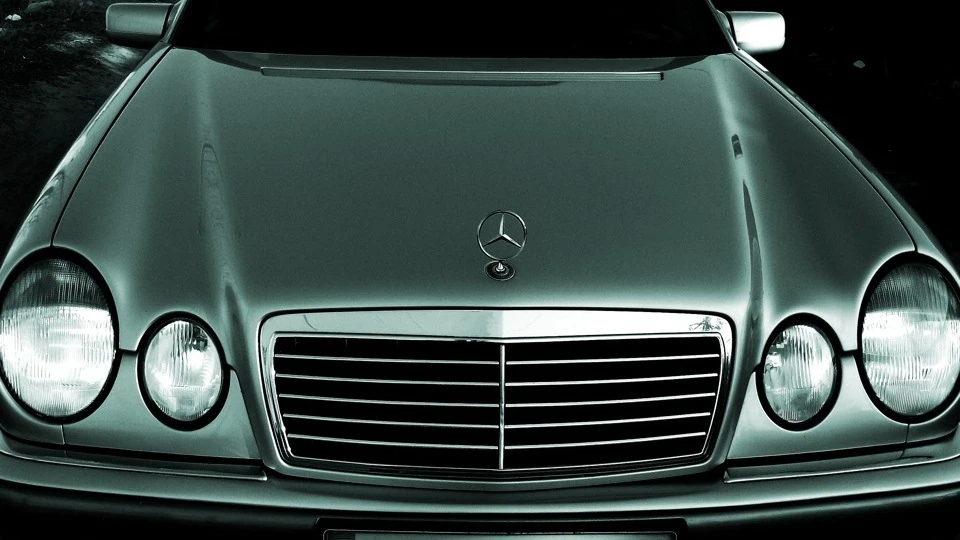 Mercedes-Benz E-Class Deutsch Engel 3