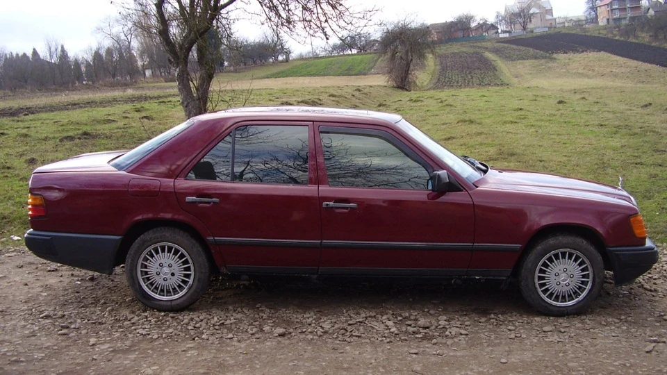 Mercedes-Benz E-Class Diesel Power W124 2