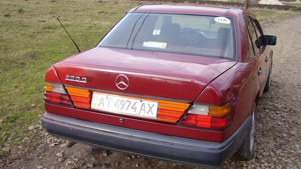Mercedes-Benz E-Class Diesel Power W124 3