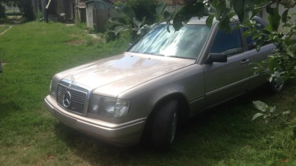 Mercedes-Benz E-Class E 200 Diesel No Turbo