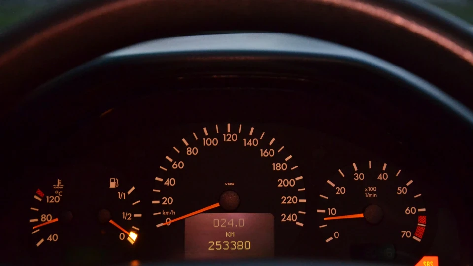 Mercedes-Benz E-Class E 200 5