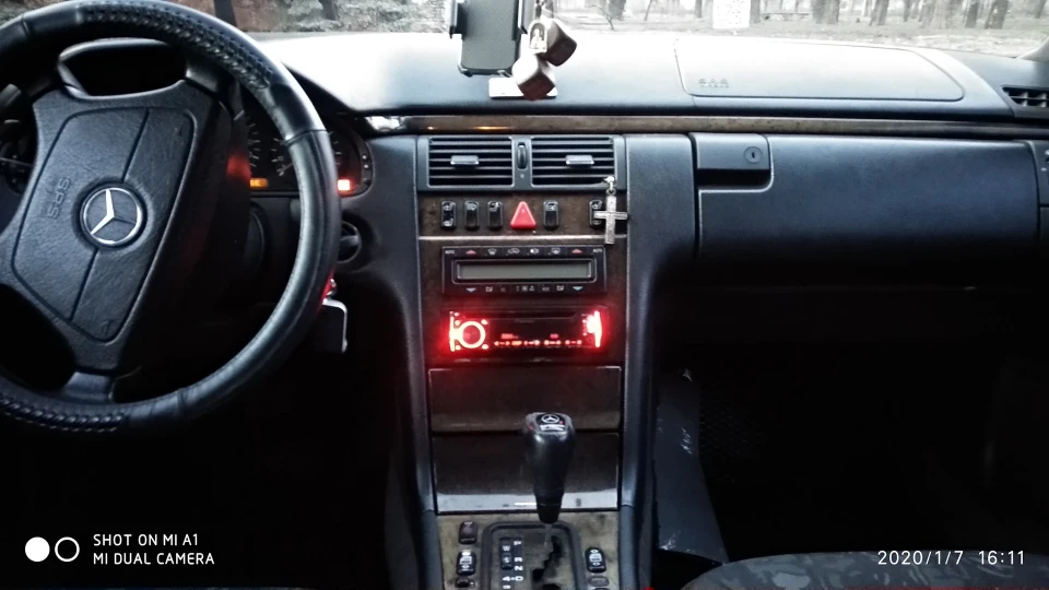 Mercedes-Benz E-Class Е -240 2