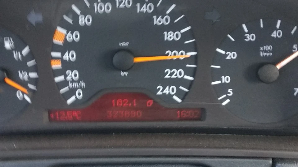 Mercedes-Benz E-Class Е -240 5