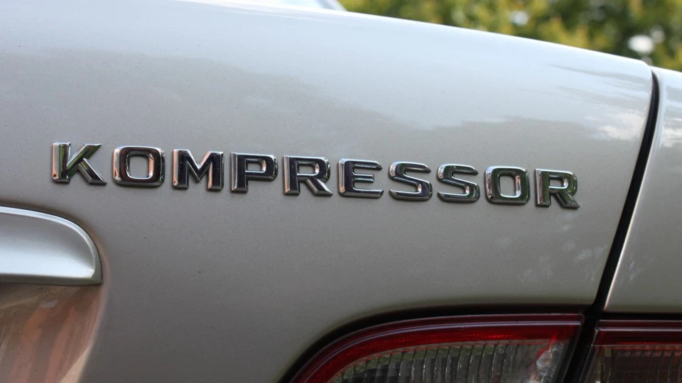 Mercedes-Benz E-Class E200 Kompressor 2