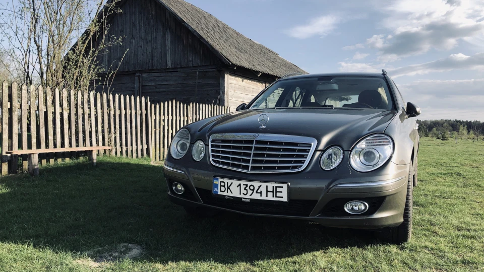Mercedes-Benz E-Class E200 KOMPRESSOR 3