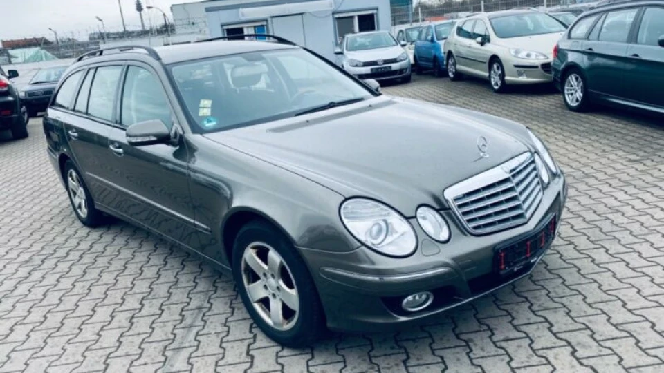 Mercedes-Benz E-Class E200 KOMPRESSOR 4
