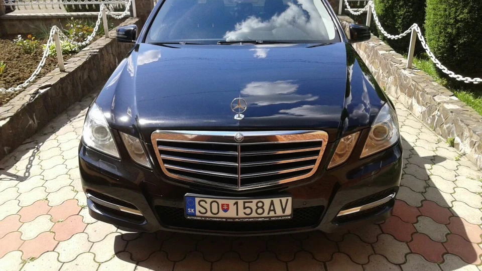 Mercedes-Benz E-Class E220 CDI Avantgarde 4
