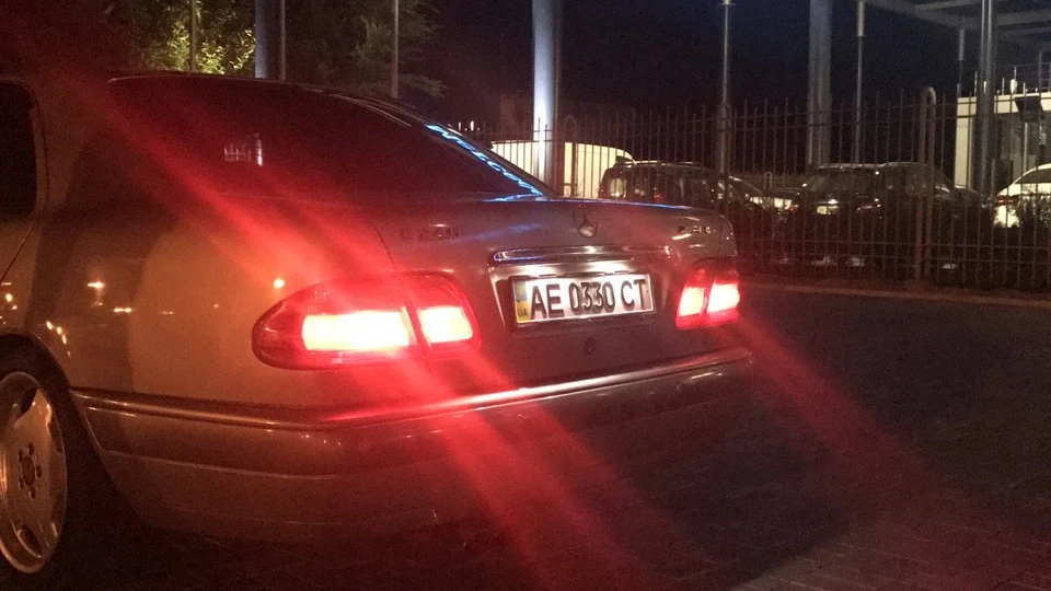 Mercedes-Benz E-Class E240 (Oo\==✇==/oO)