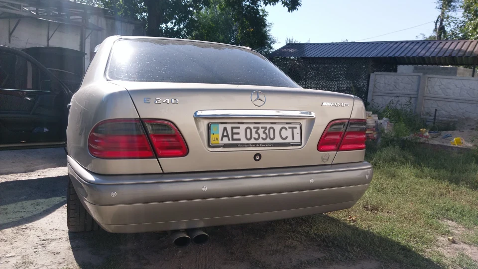 Mercedes-Benz E-Class E240 (Oo\==✇==/oO) 3