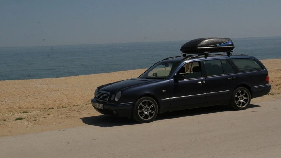 Mercedes-Benz E-Class E240 S210 Estate 3