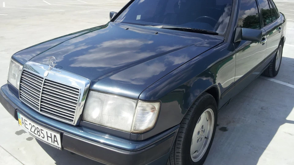 Mercedes-Benz E-Class E260 2