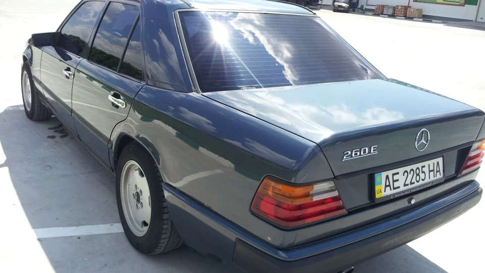 Mercedes-Benz E-Class E260 3