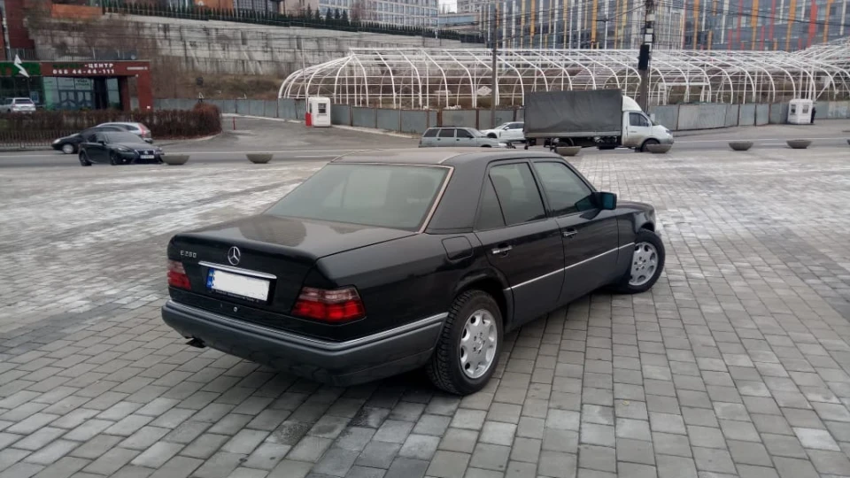 Mercedes-Benz E-Class Е280