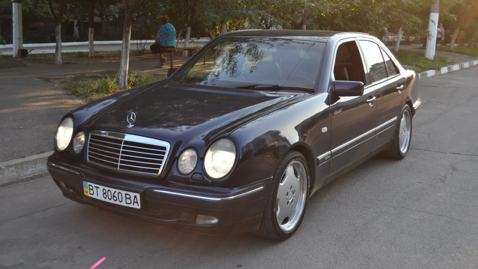 Mercedes-Benz E-Class E280 5
