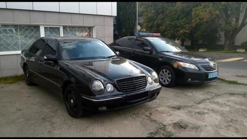 Mercedes-Benz E-Class E320 4MATIC Avantgarde 2